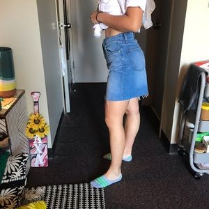 Madewell distressed jean skirt